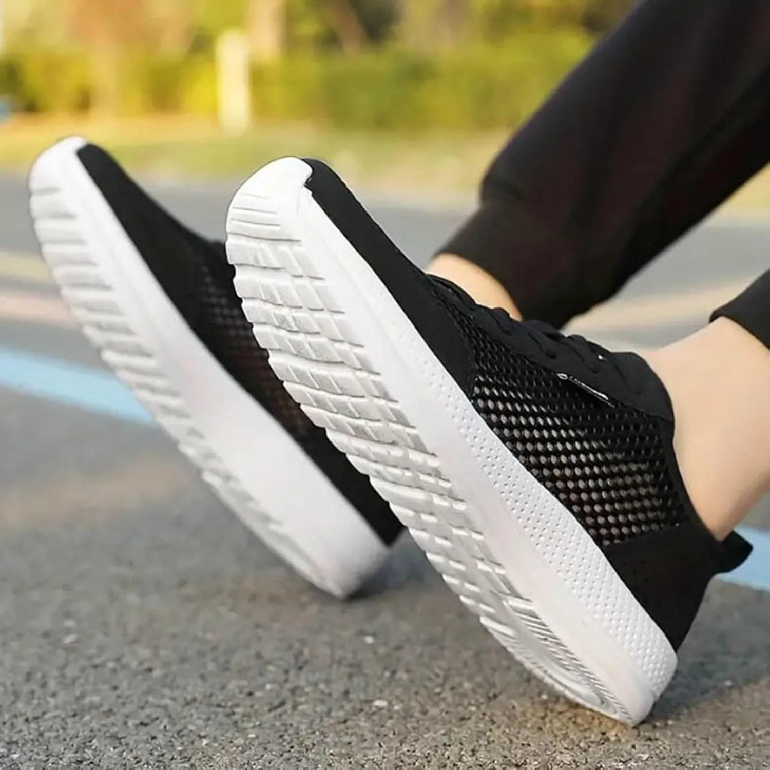 Breathable Mesh Men's Lace-Up Shoes Lightweight Comfortable Sneakers for Athletic Training, Jogging & Casual Outdoor Activities Summer Spring Fashionalbe Footwear for Men
