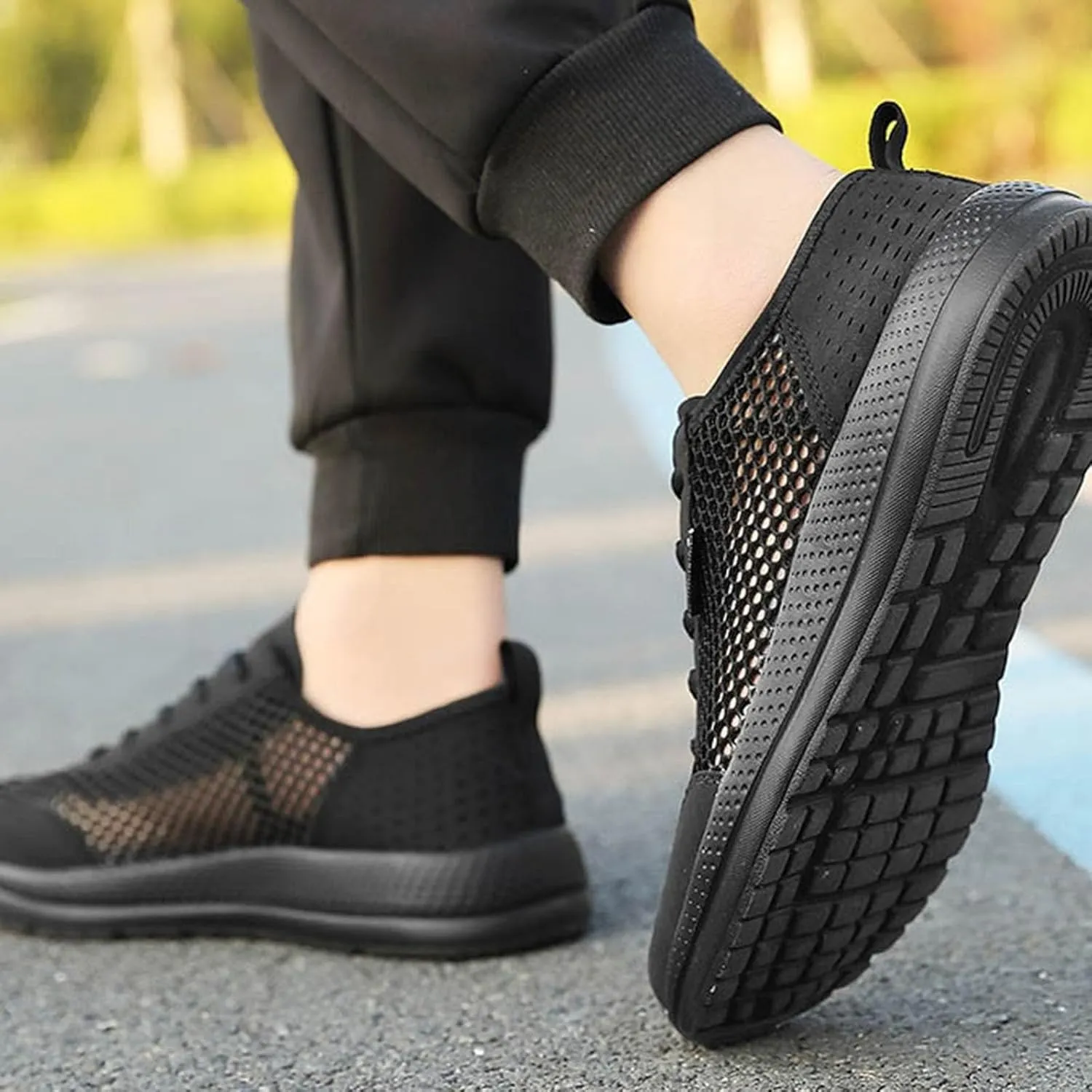 Breathable Mesh Men's Lace-Up Shoes Lightweight Comfortable Sneakers for Athletic Training, Jogging & Casual Outdoor Activities Summer Spring Fashionalbe Footwear for Men