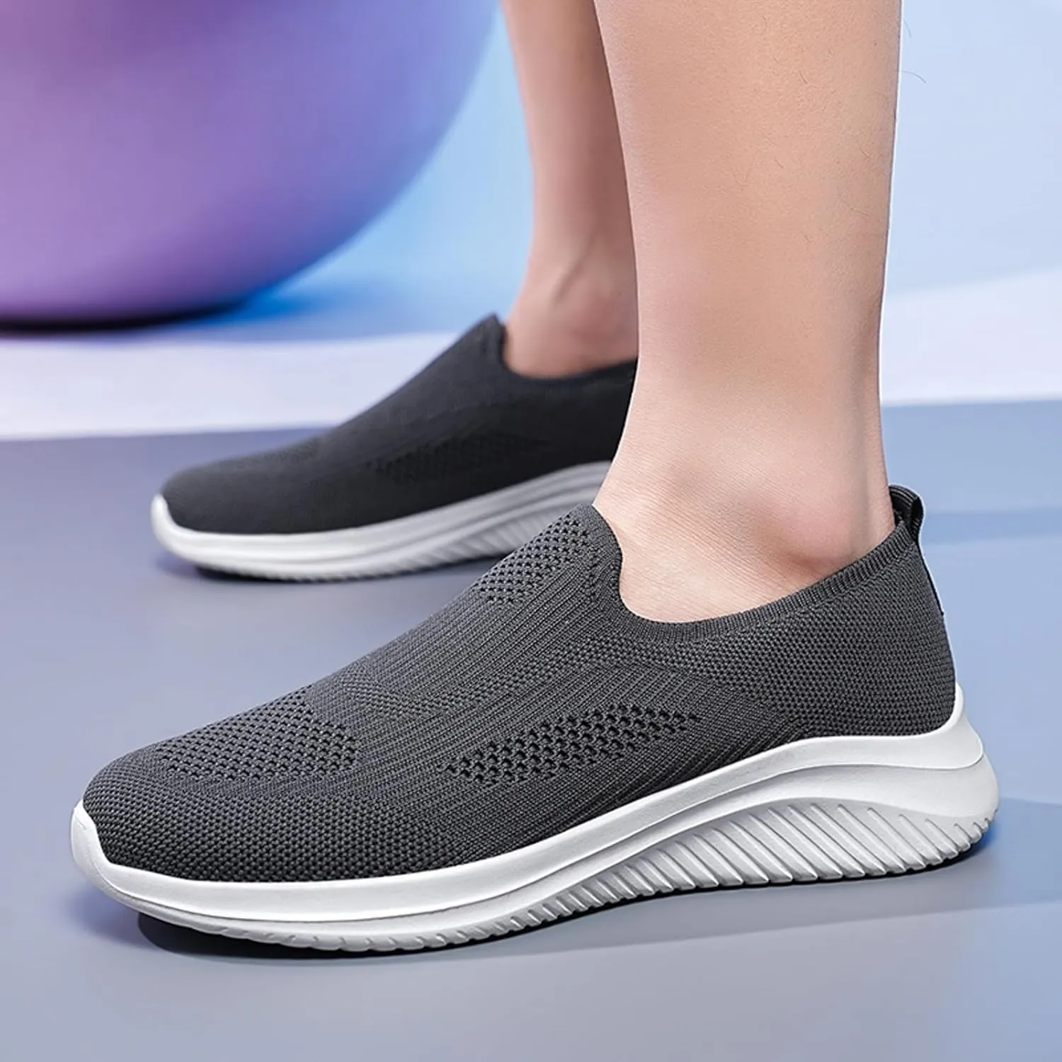 Breathable Mesh Men's Slip on Sneakers Lightweight Comfortable Non Slip Running Shoes with Cushioned Midsole for Gym, Jogging & Casual Wear Fashionable New Pattern Couple Sneaker