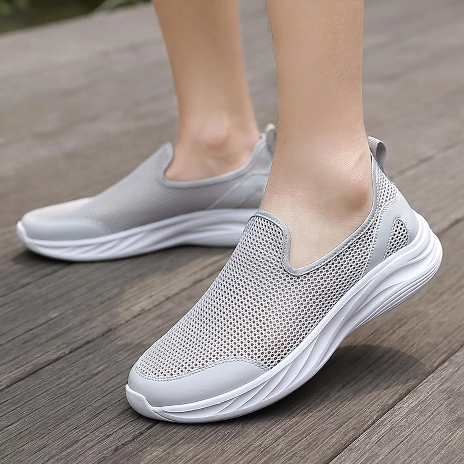 Breathable Mesh Men's Slip on Walking Shoes Lightweight Comfortable Sneakers with Durable Outsole for Gym, Walking & Casual Use Fahionable Water Friendly Summer Quick Drying Shoes