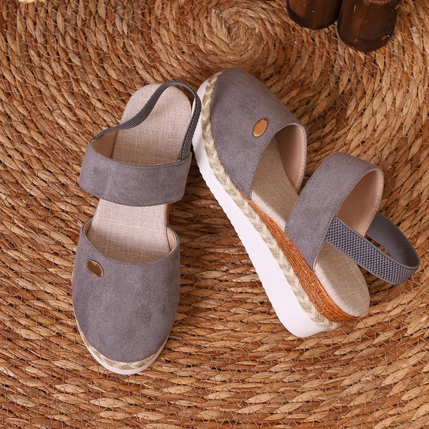 Closed Toe Platform Wedge Sandals for Women 2025 Summer Vacation Dressy Comfortable Anti Slip Beach Shoes with Adjustable Buckle Ankle Strap