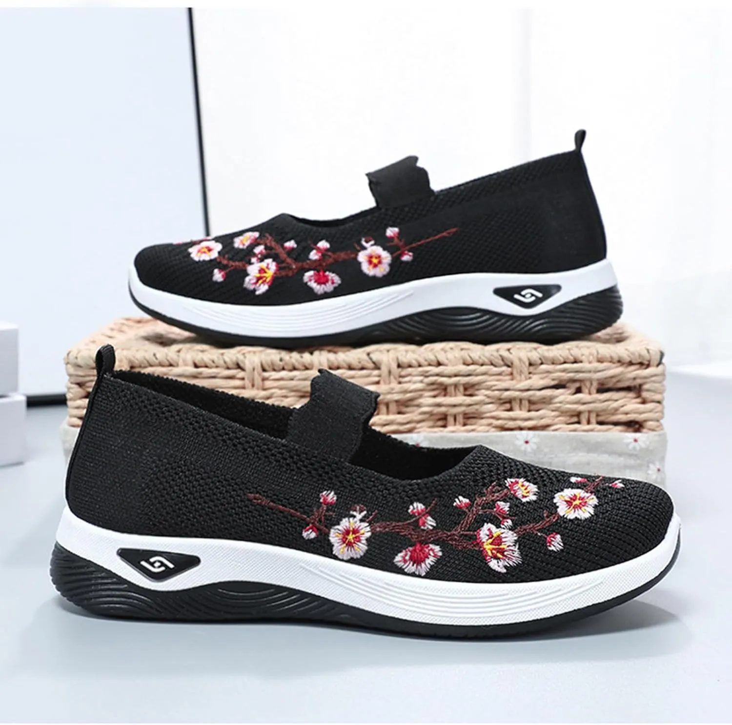 Flower Embroidered Slip On Knitting Flat Loafers for Women Comfortable Soft Sole Tennis Shoes Breathable Mesh Comfy Platform Non Slip Walking Sneakers