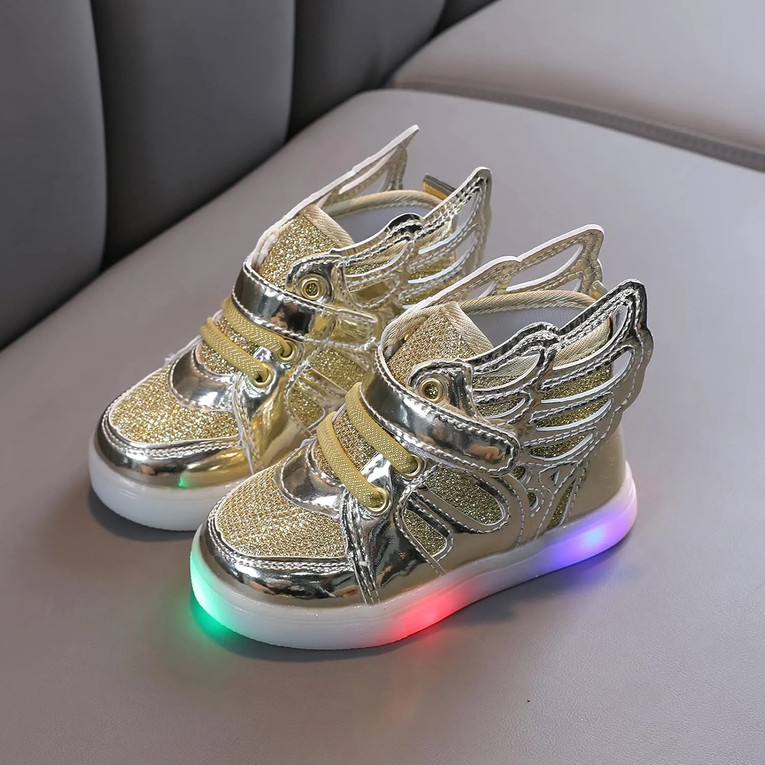 Kids LED Light Up Shoes USB Rechargeable Unisex Boys Girls LED Sneakers Cool Flashing Top Sneakers Luminous Shoes