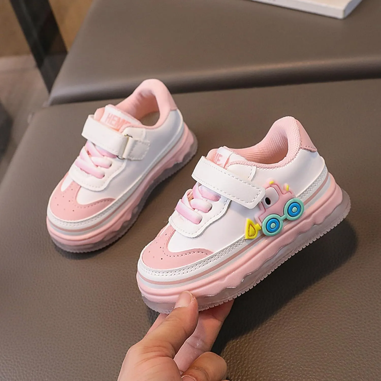 Kids Light Up Flashing Sneaker Athletic Running Shoes Lace-Up Luminous Trainer for Little Girls Boys Casual Shoes