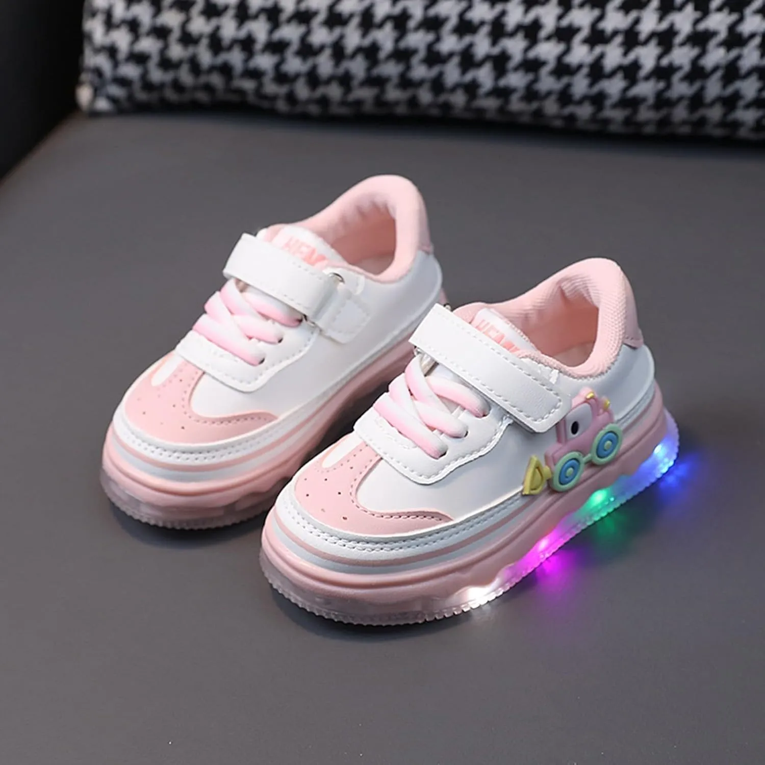 Kids Light Up Flashing Sneaker Athletic Running Shoes Lace-Up Luminous Trainer for Little Girls Boys Casual Shoes
