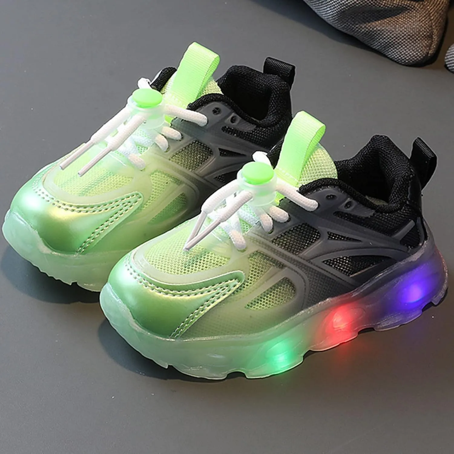 Kids Light Up Shoes Toddler Boys LED Luminous Running Trainers artoon Mesh Breathable Sports Walking Sneaker
