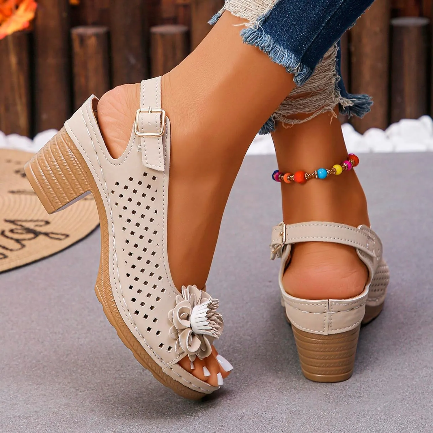 Ladies Orthopedic Sandals Slides Non Slip Beach Sandals Trendy Elegant Flowers Decor Hollow Out Low Heel Sandal with Adjustable Buckle Straps