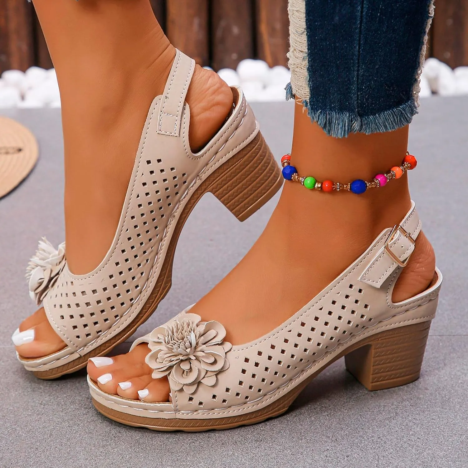 Ladies Orthopedic Sandals Slides Non Slip Beach Sandals Trendy Elegant Flowers Decor Hollow Out Low Heel Sandal with Adjustable Buckle Straps