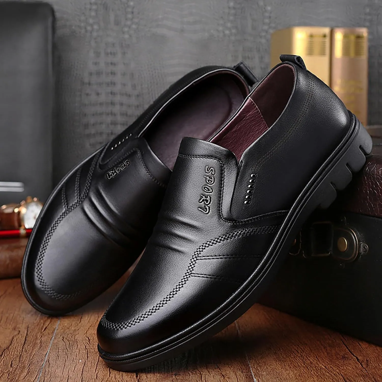 Men Leather Shoes Fashionable and Casual New Flat Bottomed Soft Sole Slip On Comfortable Slip On Casual Leather Shoes