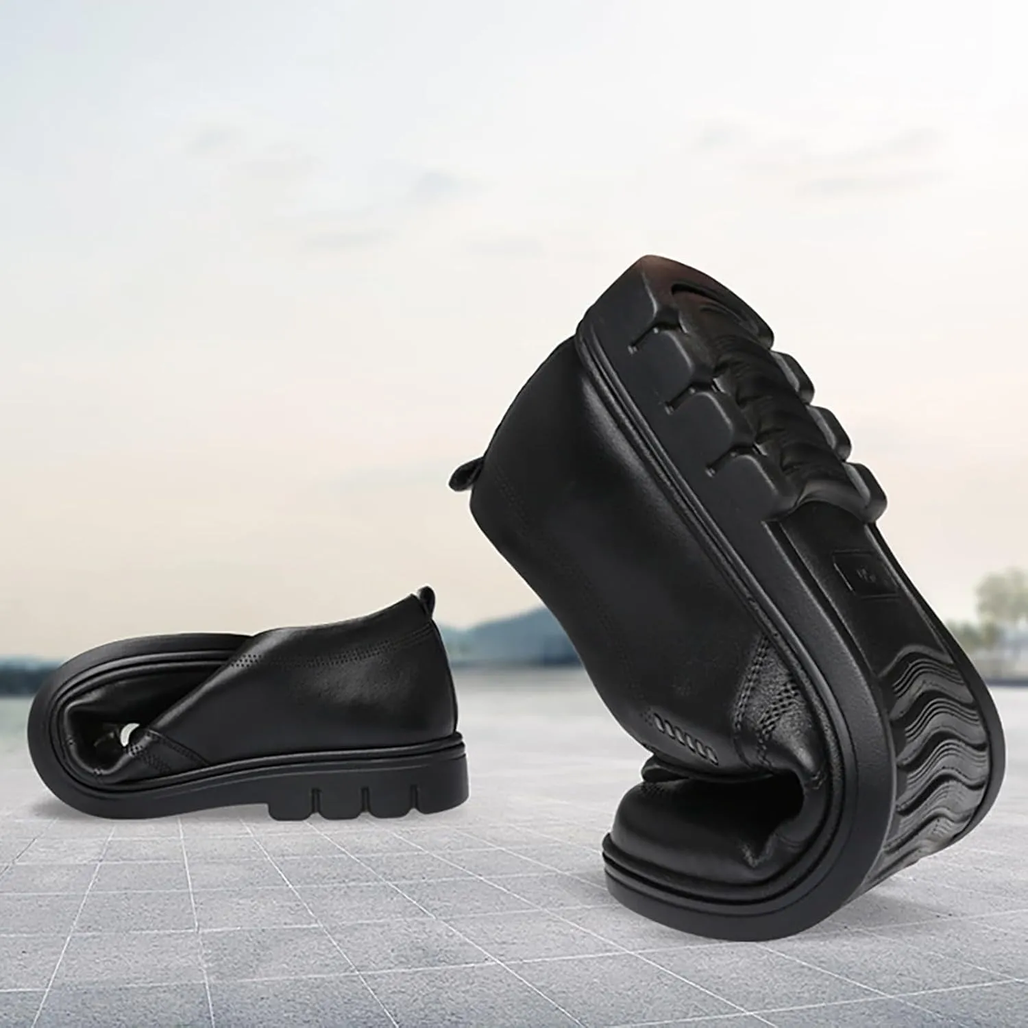 Men Leather Shoes Fashionable and Casual New Flat Bottomed Soft Sole Slip On Comfortable Slip On Casual Leather Shoes
