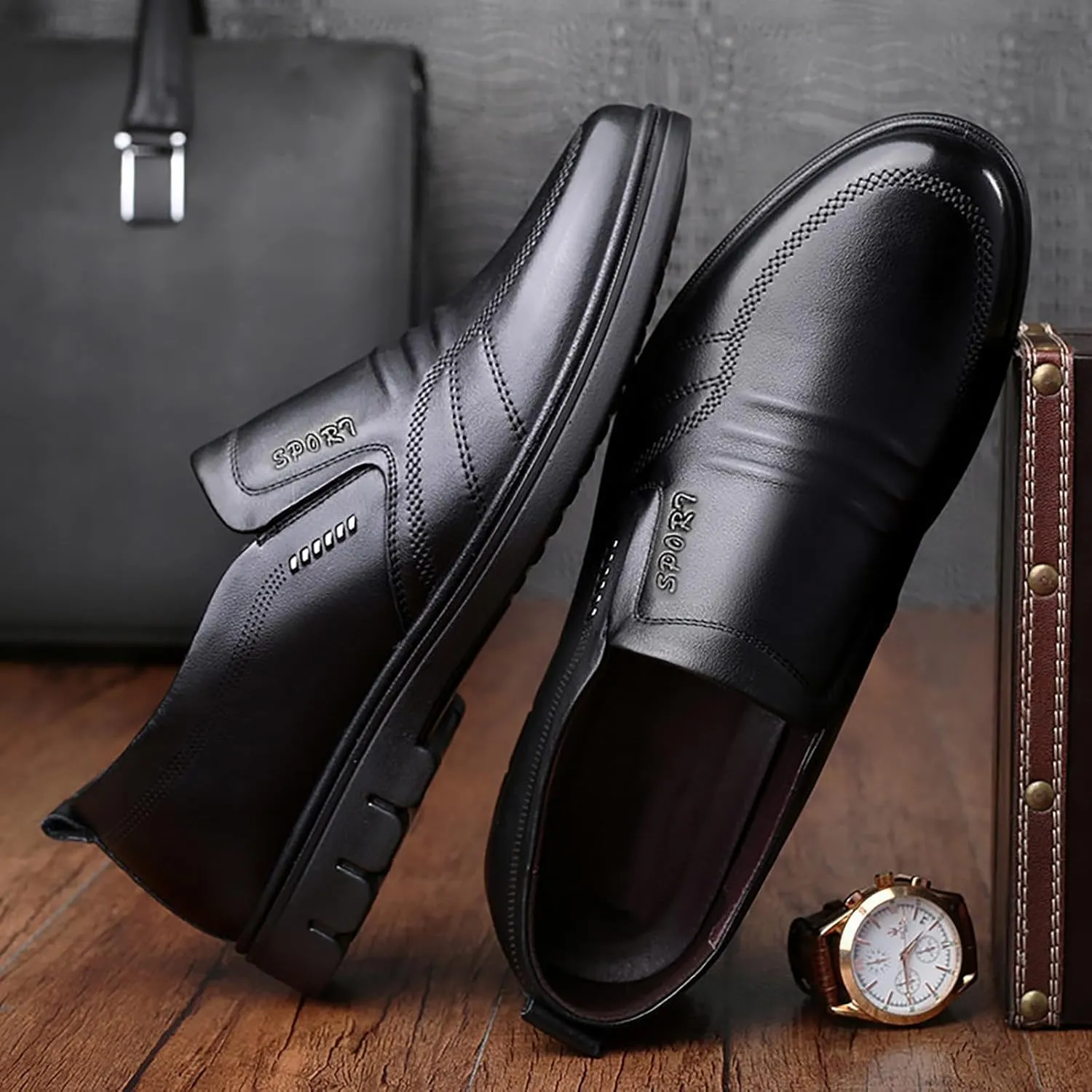 Men Leather Shoes Fashionable and Casual New Flat Bottomed Soft Sole Slip On Comfortable Slip On Casual Leather Shoes