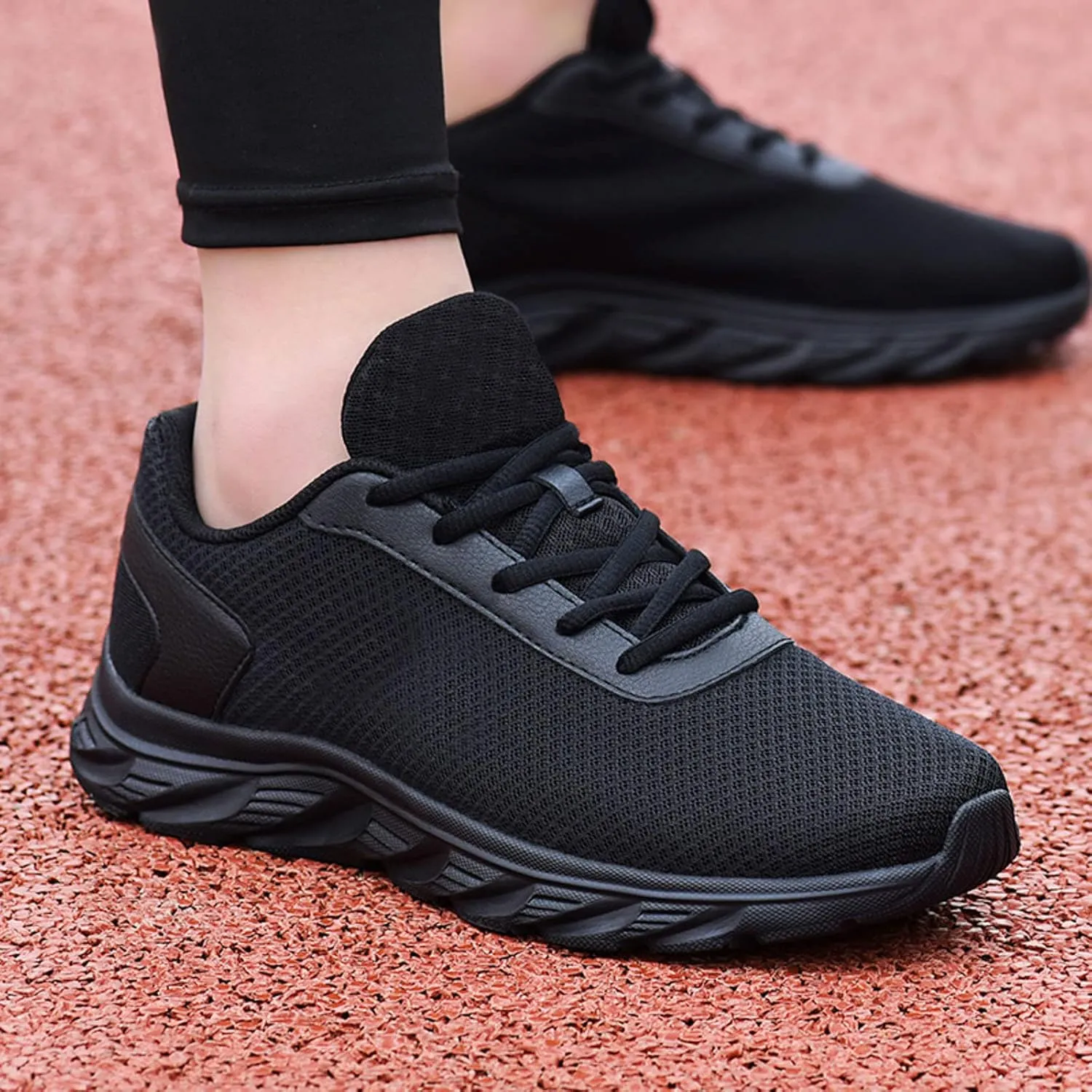 Men's Athletic Lace-Up Sneakers Breathable Mesh Lightweight Comfortable Walking Shoes for Gym Training, Jogging & Daily Sports Simple Solid Color Fashion Summer Sneaker