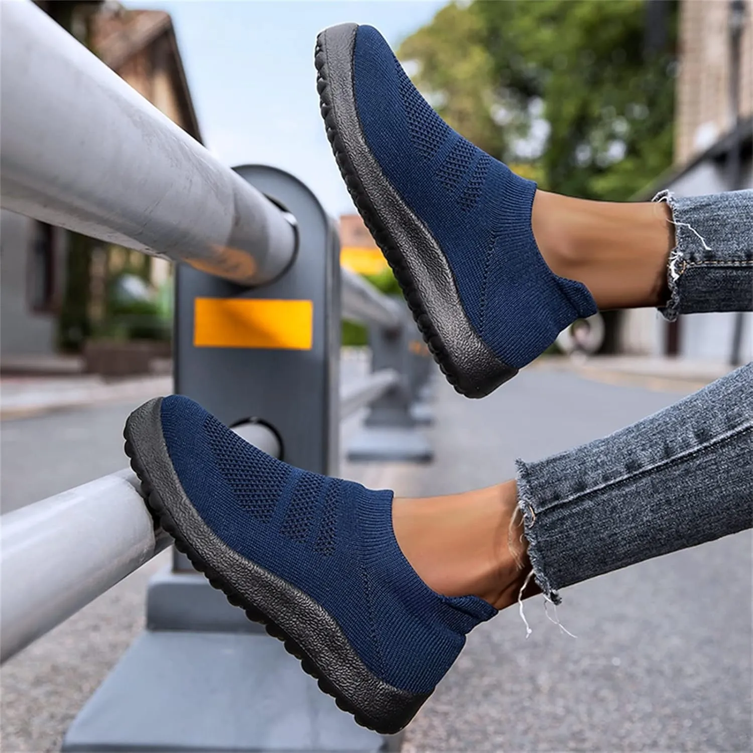 Men's Fashion Breathable Mesh Cushion Shoes, Lightweight Slip on Sneakers for Spring/Summer Casual Sneakers, for Social Events and Daily Wear Indoor Outdoor Non Slip Sneaker for Men