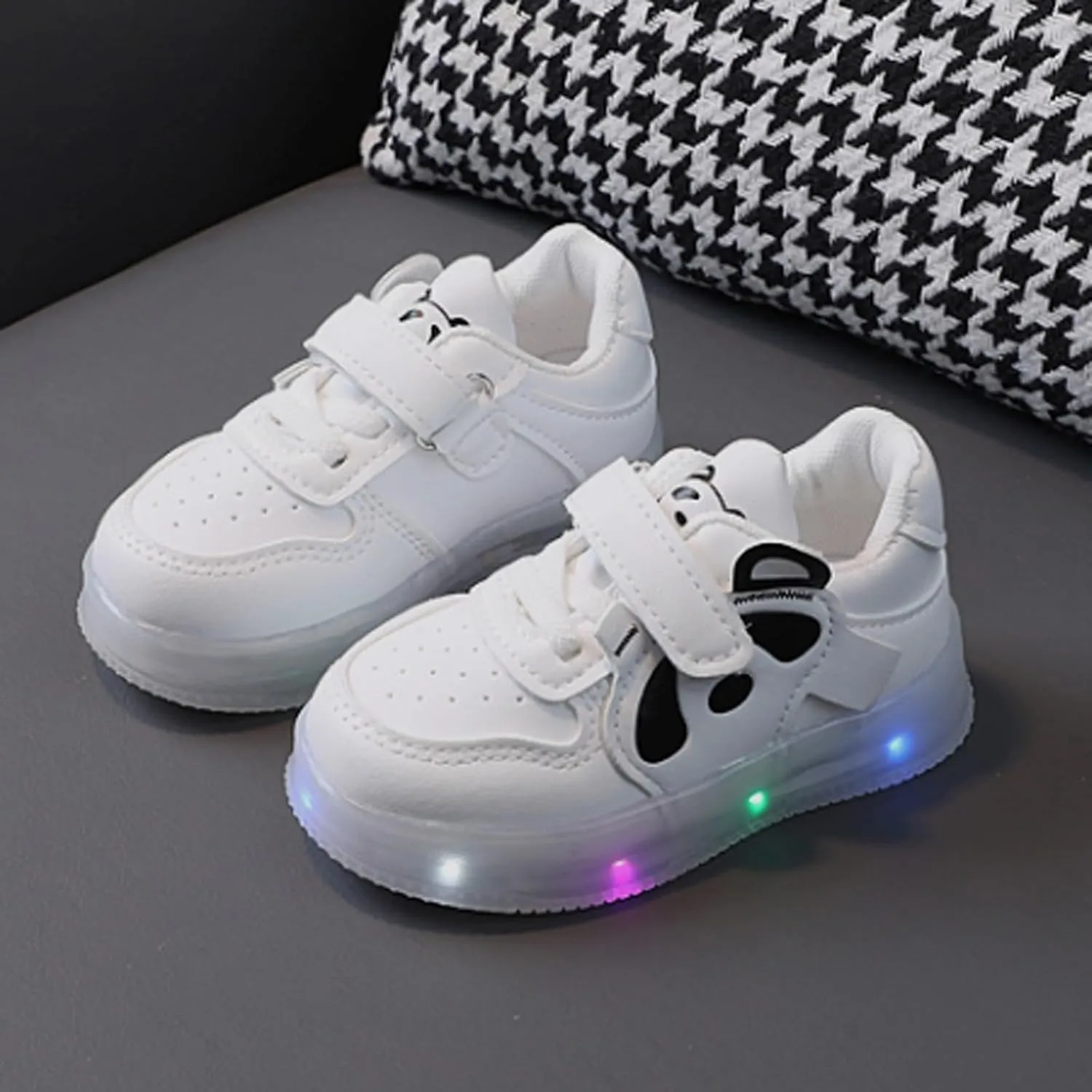 Toddler Boys Girls Light Up Shoes Little-Kids Flashing Soft Bottom Breathable Sport Shoes Children Luminous Trainer