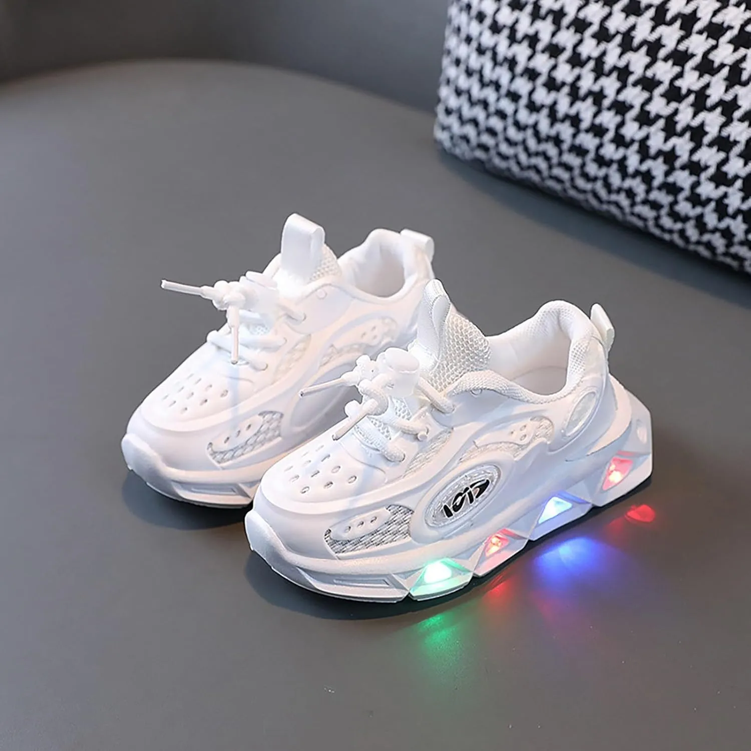 Toddler Boys Girls Light Up Shoes Unisex Led Flashing Mesh Breathable Non-Slip Cute Running Flat Sneakers for Kids