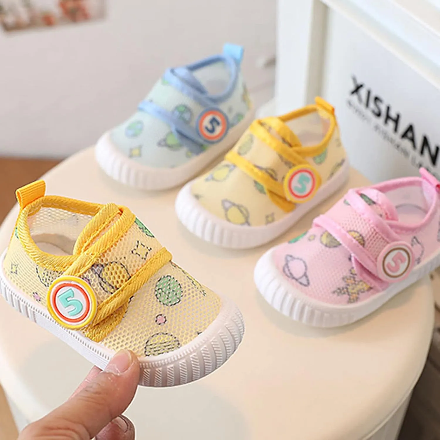 Toddler Girl Baby Boy Squeak Sneakers Cute Comfort Anti-Slip Soft Sole First-Walking Little Kid Trainers Shoes