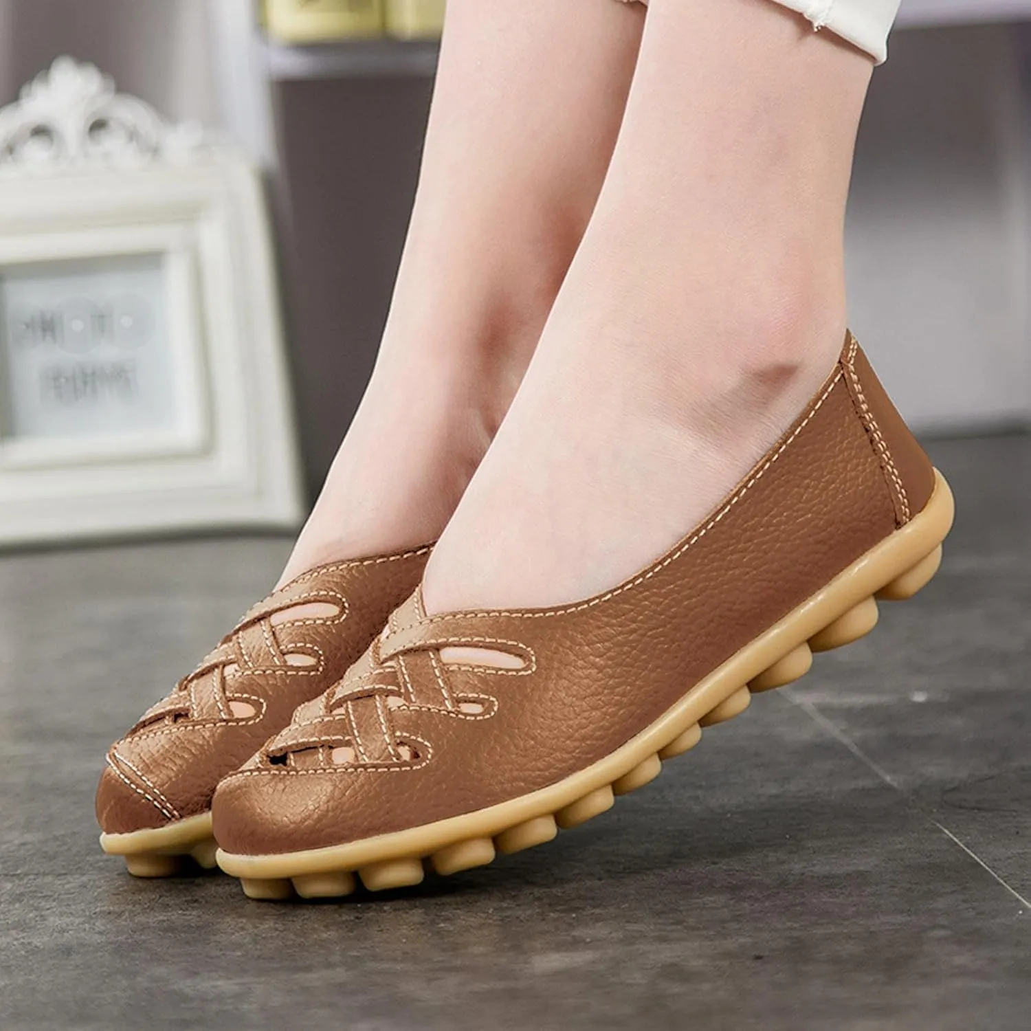 Women's Comfort Walking Casual Flat Loafer Orthopedic Breathable Leather Comfortable Hollow Soft Flats Sandals Vacation Walking Shoes Women Slip-On Indoor Outdoor