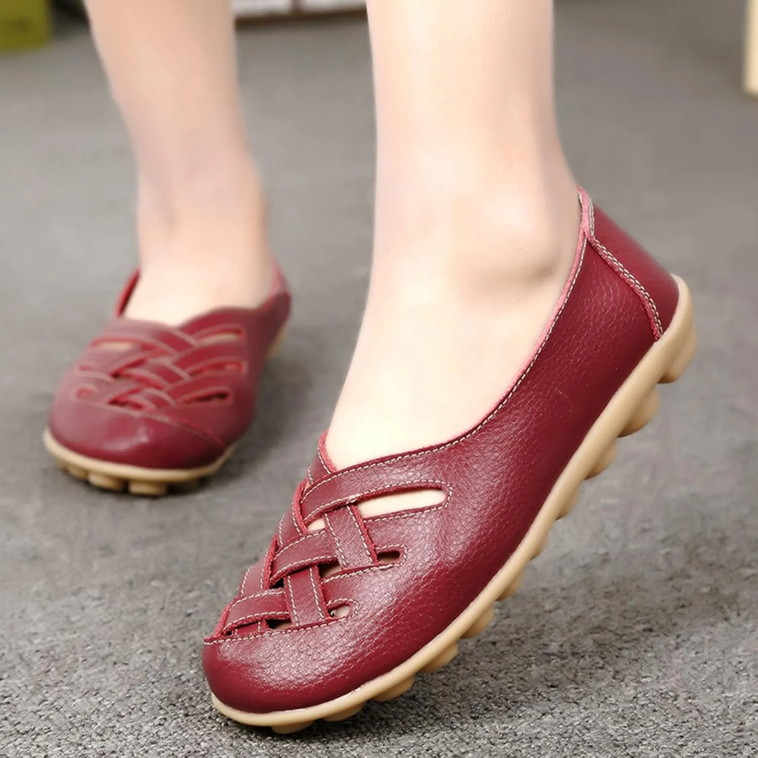 Womens Leather Loafers Summer Breathable Hollow Out Closed Toe Slip-On Sandals Casual Lightweight Soft Sole Nurse Work Walking Shoes Comfortable Casual Fisherman Sandals