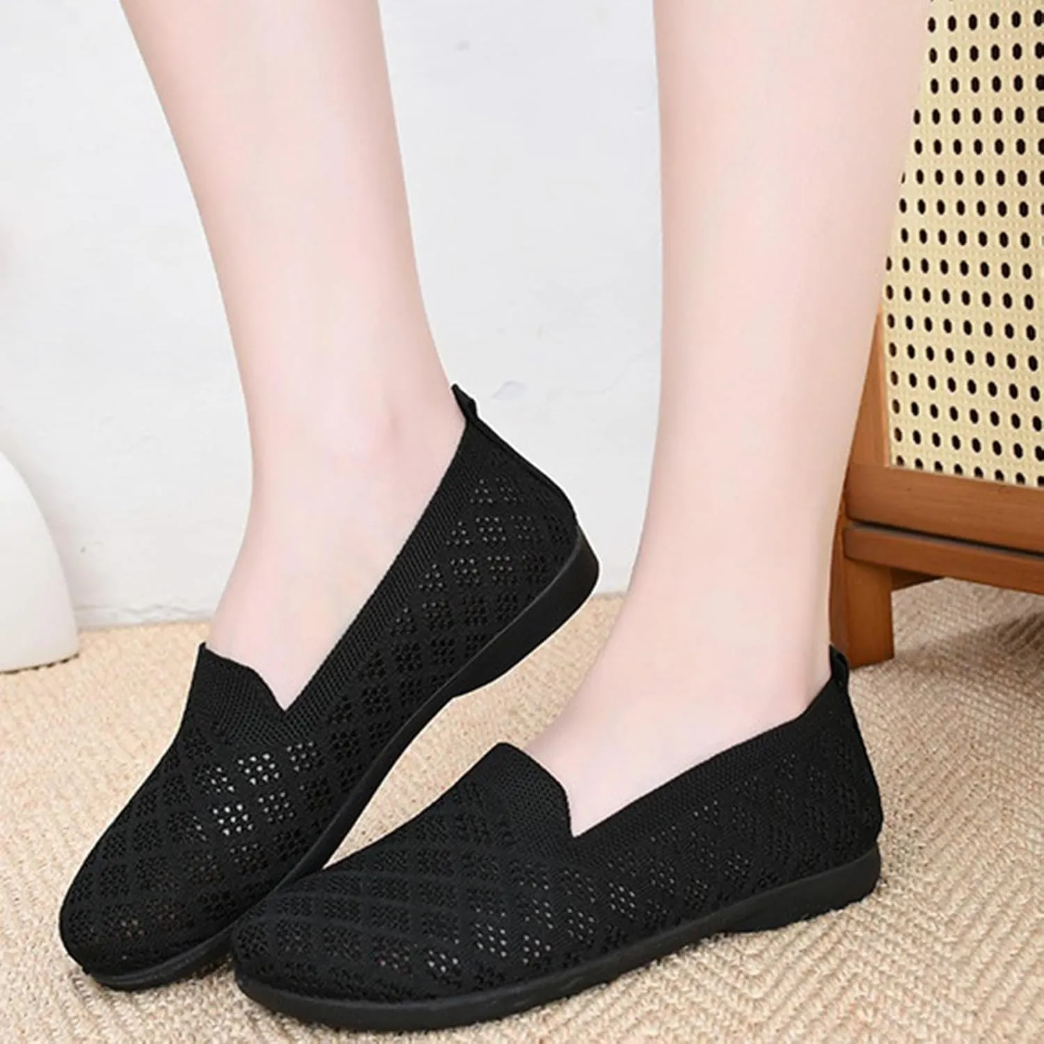 Women's Mesh Flats Wide Width Mesh Breathable Casual Sneaker Knit Slip on Walking Shoes Comfortable Non Slip Running Shoes