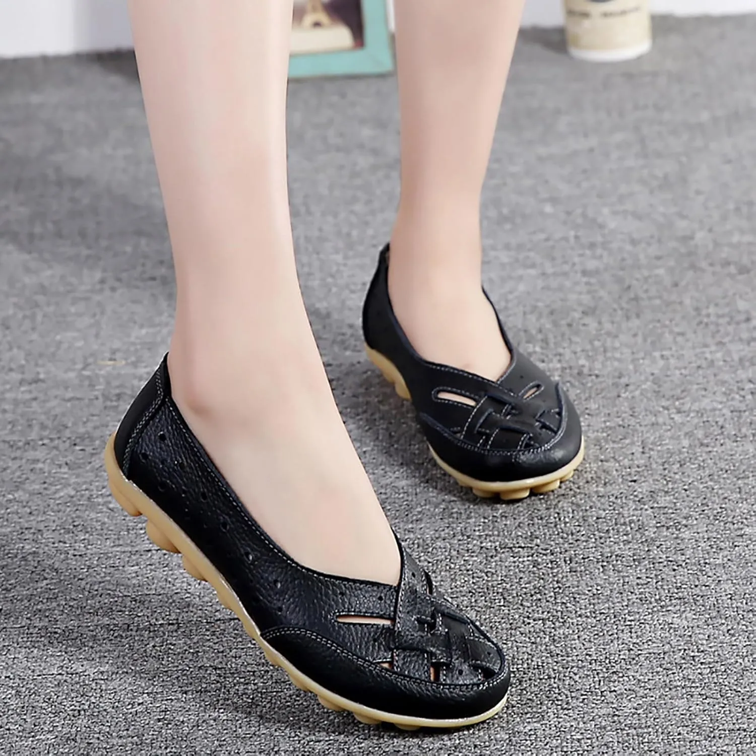 Women's Sandals Comfortable Leather Loafers Slip On Walking Flats Casual Round Toe Moccasins Outdoor Breathable Soft Shoes