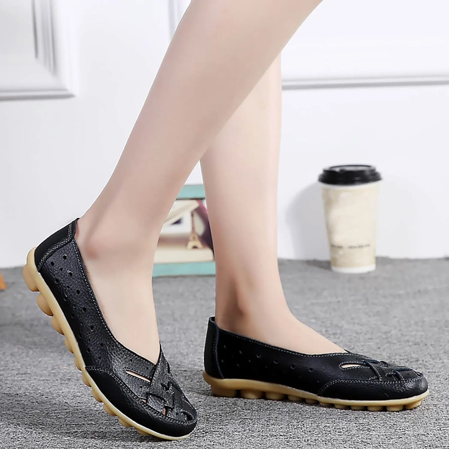 Women's Sandals Comfortable Leather Loafers Slip On Walking Flats Casual Round Toe Moccasins Outdoor Breathable Soft Shoes