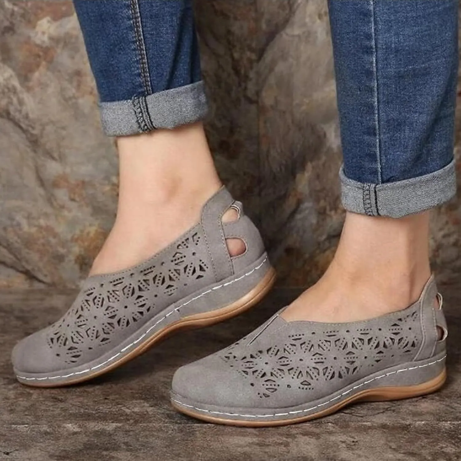 Womens Slip-on Platform Wedge Sandals Breathable Loafers Closed Toe Low Heel Walking Outdoor Flat Sandals